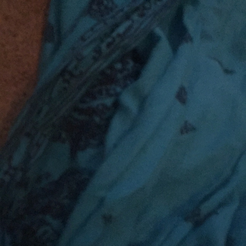 Three scarves - Picture 4 of 4